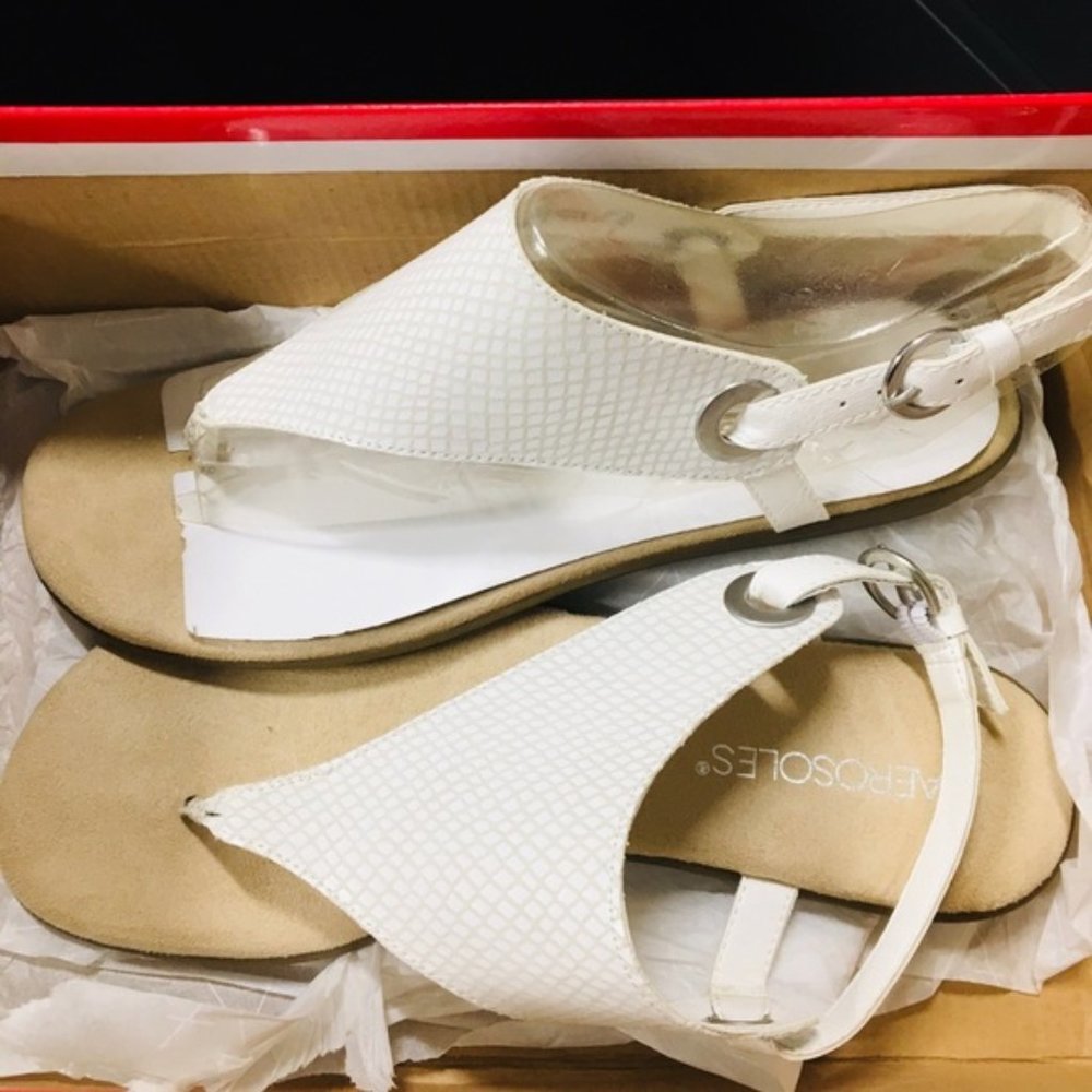 Aerosoles size 8 NIB sandals